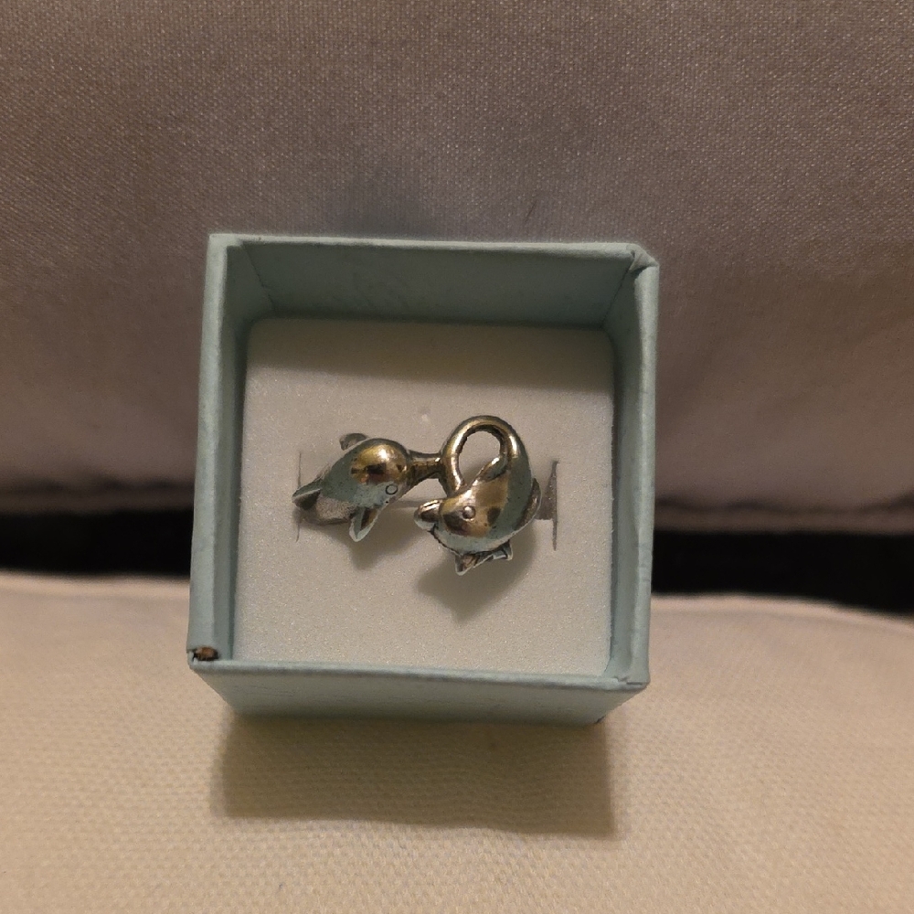 925 Stamped Sterling Silver Dual Dolphins Ring Sz 8.5 - Picture 1 of 6